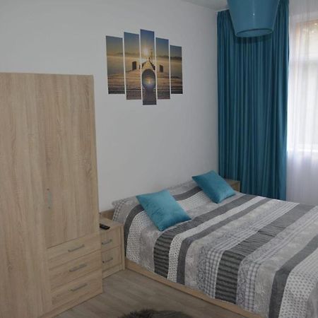 Sunrise Apartment Петрошани Экстерьер фото