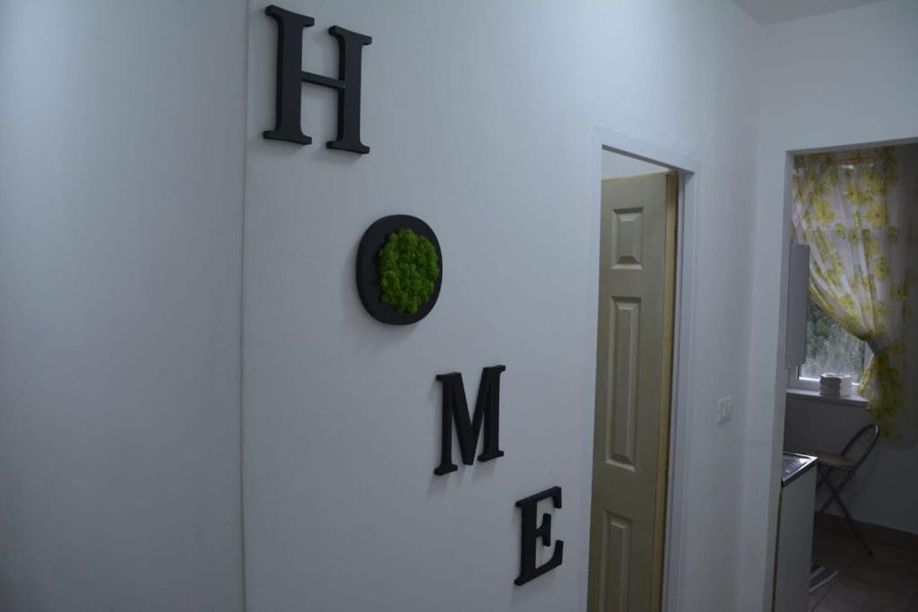 Sunrise Apartment Петрошани Экстерьер фото