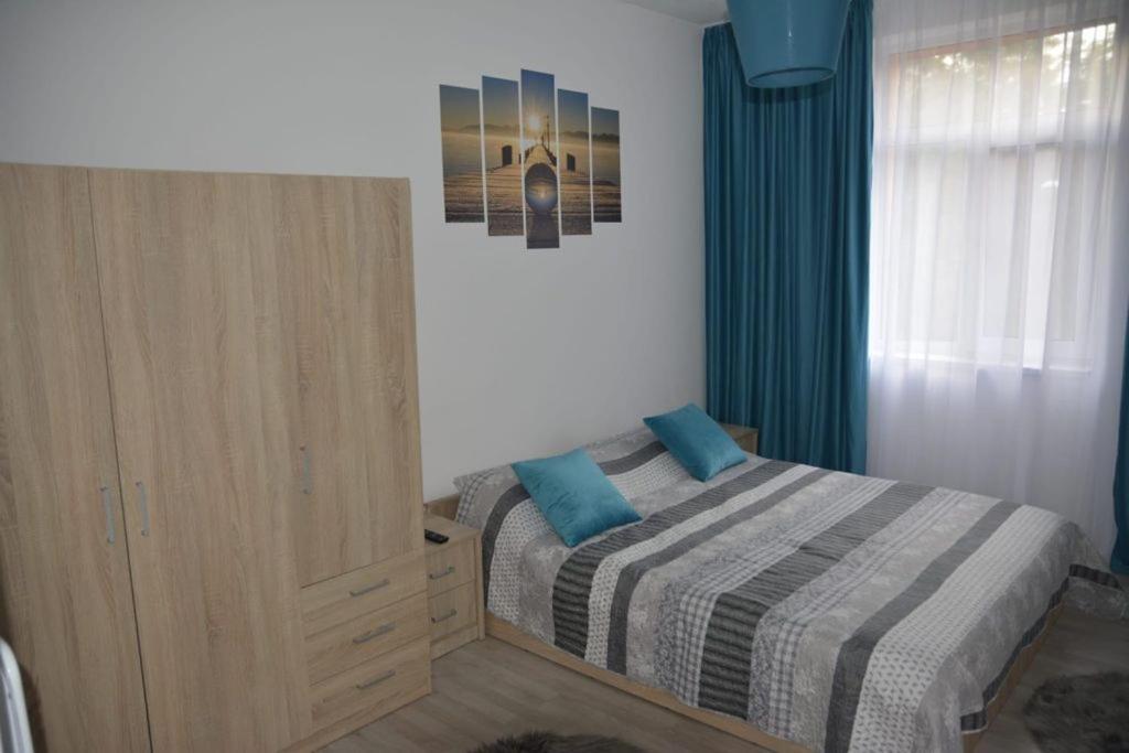 Sunrise Apartment Петрошани Экстерьер фото