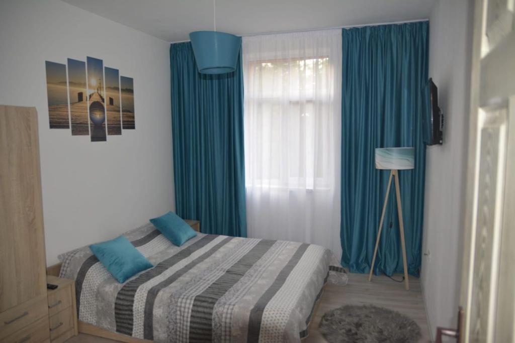 Sunrise Apartment Петрошани Экстерьер фото