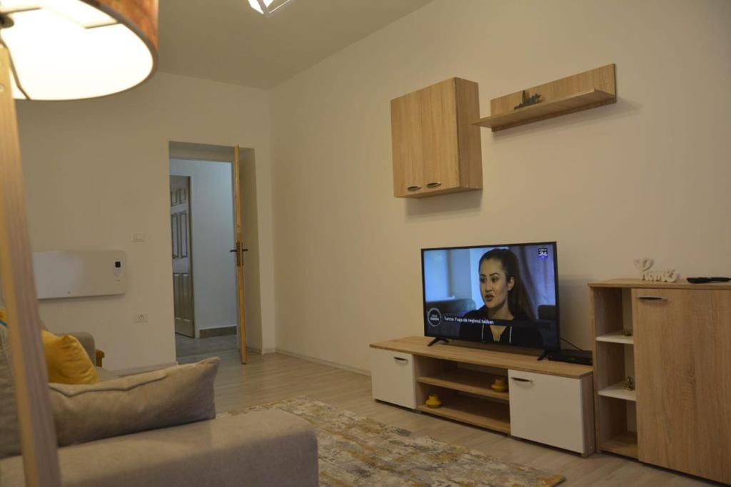 Sunrise Apartment Петрошани Экстерьер фото